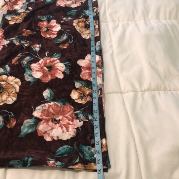NWT Chloe & Katie open shawl with flowers - Picture 3 of 7